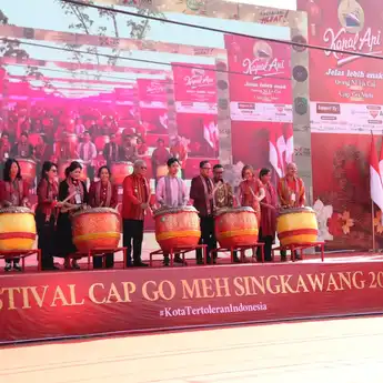 Wapres RI Gibran Rakabuming Hadiri Puncak Cap Go Meh di Kota Singkawang