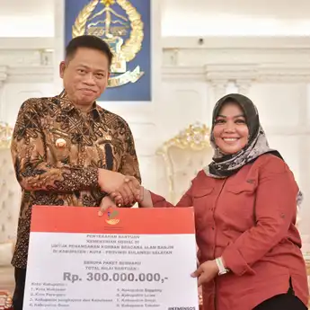 Pemprov Sulsel dan Kemensos RI Salurkan 3.000 Paket Bantuan untuk Korban Banjir