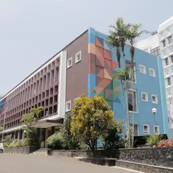 Dosen SBM ITB Sebut #KaburAjaDulu Mencuat Akibat Kebutuhan Kaum Muda Tidak Terpenuhi