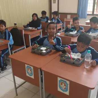 Dukung Program Pemerintah, Kubu Raya Launching Program MBG