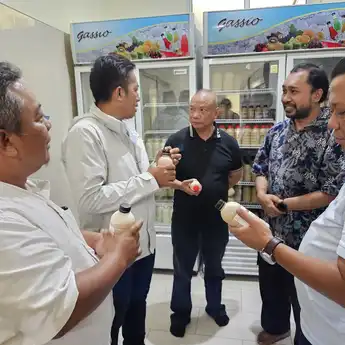 Pengurus GP Ansor dan Pemuda Katolik Belajar „Minum Susu“  Di Pertapaan Santa Maria Rawaseneng, Temanggung