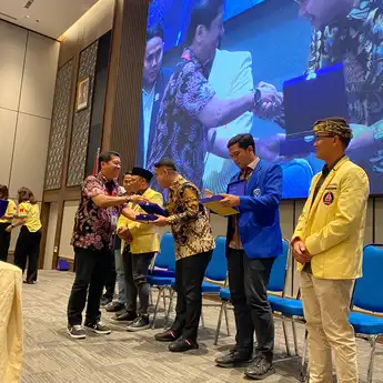Dukung Deklarasi Jakarta-Vatikan, KWI Anugerahi “Sehati Seperjalanan” Pemuda Lintas Agama
