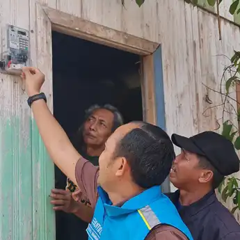 PLN UID Kaltimra Terangi Ratusan Keluarga Prasejahtera Sepanjang 2024