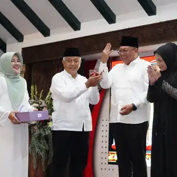 Pendopo Agung Menjadi Saksi Momen Haru Pisah Sambut Wakil Bupati Malang