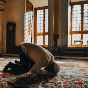 Amalan Doa Jumat Terakhir Bulan Ramadhan: Arab, Latin, & Artinya