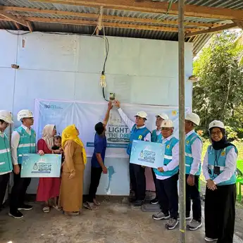 Light Up The Dream: Wujudkan Ramadan Terang, PLN UP3 Gorontalo Salurkan Bantuang Pasang Listrik Gratis