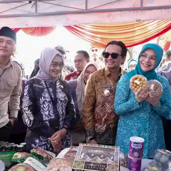 Dibuka Wakil Gubernur Kalsel, Pasar Murah di Halaman Kantor Disbunak Kalsel Ludes Diburu Warga