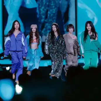 NewJeans (NJZ) Umumkan Hiatus Usai Debut Lagu 'Pit Stop' di ComplexCon