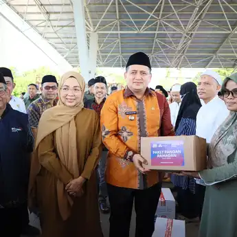 Pemkot Makassar Salurkan 5.500 Paket Sembako untuk Pekerja Keagamaan