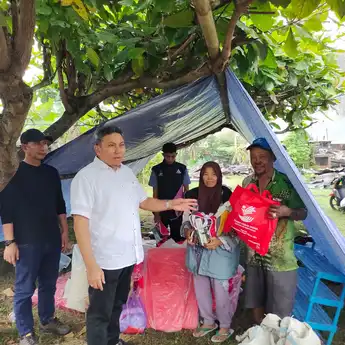 Dalam Sehari, Dinsos Sulsel Salurkan Bantuan Dua Titik Bencana di Makassar