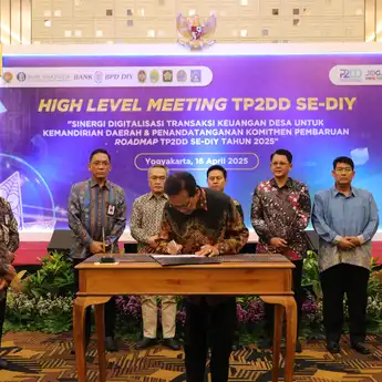 Perkuat Digitalisasi Daerah, Kepala Daerah se-DIY Tandatangani Komitmen Pembaruan Roadmap TP2DD pada High Level Meeting TP2DD se-DIY