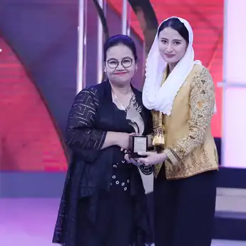 Momen Hari Kartini, Agustina Wali Kota Semarang Raih Penghargaan Anugerah Puspa Bangsa