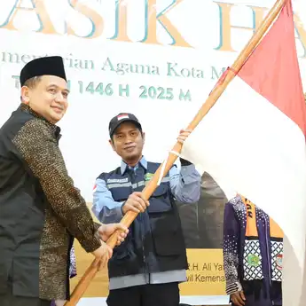 Jaga Kesehatan, Jaga Kebersamaan: Pesan Appi kepada JCH Makassar