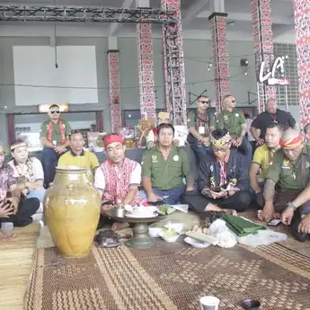 DAD Kota Pontianak Gelar Ritual Ngampar Bide sebagai Pembuka Naik Dango ke-2 