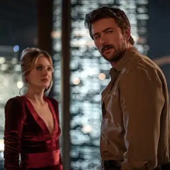Review Film Drop, Kencan Romantis yang Berujung Teror Tragis!