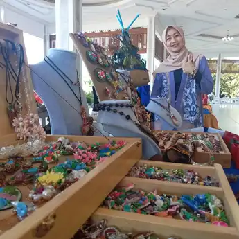 Keren, Produk Pengusaha Aksesori Mitra BRI Ini Bakal Warnai Bazar Festival Film Indonesia di Paris