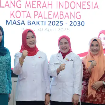 Ketua PMI Sumsel Feby Deru Lantik Pengurus dan Dewan Kehormatan PMI Palembang Periode 2025–2030