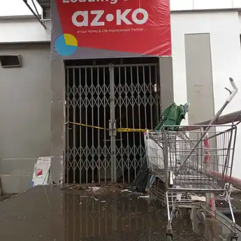 Lantai 2 Mega Mall A Yani Keluar Kepulan Asap Diduga Akibat Pengerjaan Las, Pemadaman Api Berlangsung Setengah Jam 