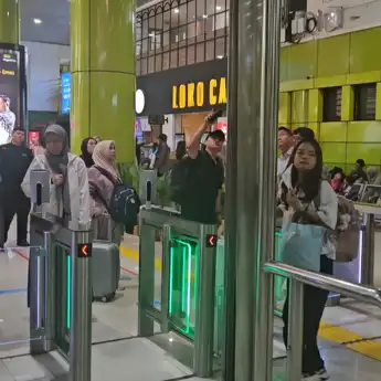 Hari Buruh Internasional KAI Daop 1 Jakarta Layani 64 Ribu Lebih Penumpang