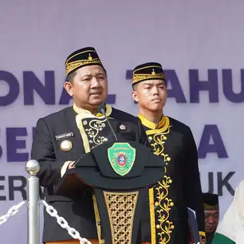 Pimpin Upacara Hardiknas 2025, Mudyat: Pendidikan Angkat Harkat dan Martabat Bangsa