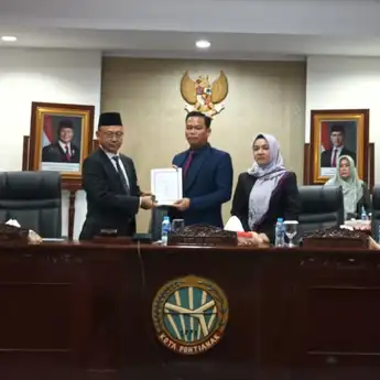 DPRD - Pemkot Pontianak Sepakati Empat Raperda 