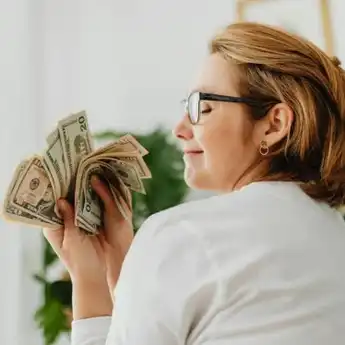 3 Zodiak Dapat Rezeki Emas dari Dewi Fortuna di Mei 2025, Kamu Termasuk?