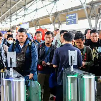 KAI Daop 1 Jakarta Tambah Perjalanan Kereta Api Momen Libur Hari Raya Waisak dan Cuti Bersama