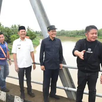Gubernur Herman Deru Tindak Cepat Proyek Jalan Terbengkalai 32 Tahun Penghubung Muara Enim, PALI, dan Prabumulih