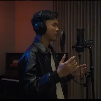 Lirik Lagu 'Tahta Hatiku' - Fajar Noor, Single Perdana Fajar