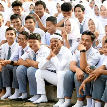 Lindungi Anak di Dunia Maya, Gubernur Jabar Gandeng Menkomdigi ke Purwakarta
