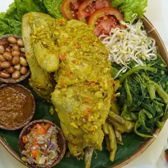 Resep Ayam Betutu Khas Bali, Lengkap dengan Sambal Matah dan Pelengkapnya