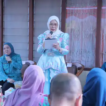 Dewi Sastriani dan Febrita Lustia Tinjau Posyandu Berstandar 6 SPM di Palembang