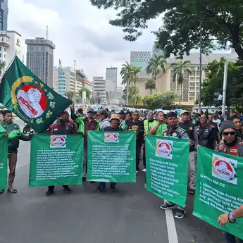 Ribuan Driver Ojol Gelar Aksi Demo di Sejumlah Kota Ini 5 Tuntutannya!
