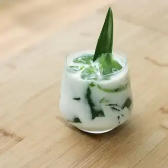 Resep Es Jeli Hijau Bayam, Sajikan Es Segar dan Sehat!