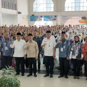 Calon Jemaah Haji Kloter 21 Dilepas Wamenag RI di Asrama Haji Pontianak