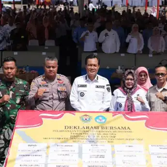 Bupati Edison Luncurkan Program Seragam Gratis Bagi Siswa SD dan SMP se-Kabupaten Muara Enim