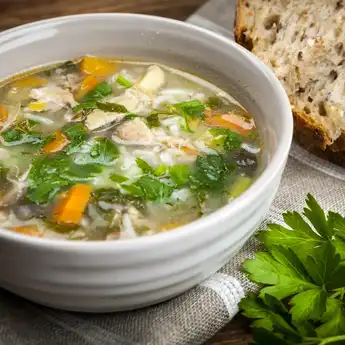 Resep Sup Ayam Telur Puyuh, Santapan Berkuah yang Menggugah Selera