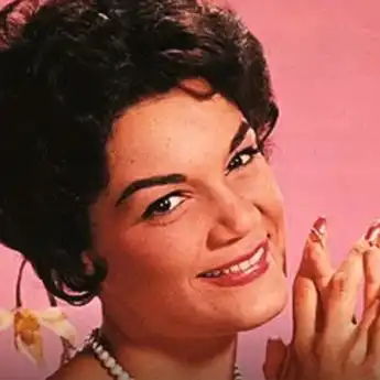 Lirik Lagu 'Pretty Little Baby' - Connie Francis