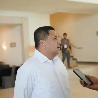 Pemkot Makassar Naikkan Tunjangan Guru dan Nakes di Pulau Terluar Hingga Rp2,5 Juta