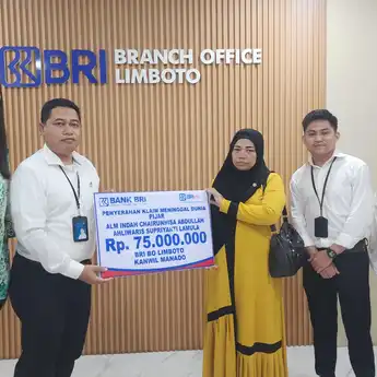Penyerahan Klaim Asuransi Pijar BRI kepada Ahli Waris Almarhumah Indah Chairunnisa Abdullah