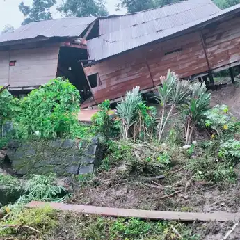 BPBD Evakuasi Warga dan Kirim Logistik ke Lokasi Tanah Bergerak di Tana Toraja