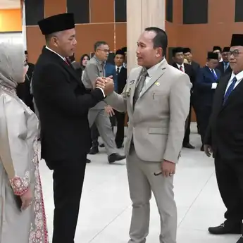 Bupati Sujiwo Lantik Direktur Perumda Air Minum Tirta Raya Masa Jabatan 2025 - 2030