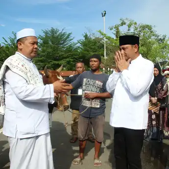 Kapolda Kalbar Serahkan 192 Hewan Kurban di Momen Idul Adha