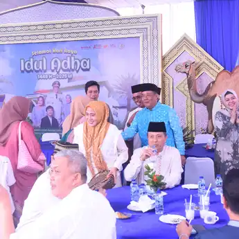 Idul Adha yang Penuh Keakraban, Wagub Cik Ujang Sambut Ribuan Warga di Open House