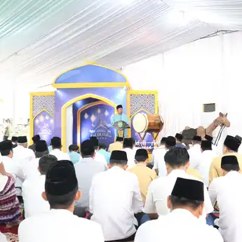 Shalat Idul Adha Berjamaah di Griya Agung, Gubernur Herman Deru Tekankan Semangat Berkurban dan Silaturahmi