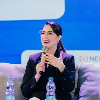 Orang Tua Pilar Pertama Masa Depan Anak: Arumi Bachsin Berpesan Personal Branding Anak Dimulai dari Pelukan dan Dukungan di Rumah