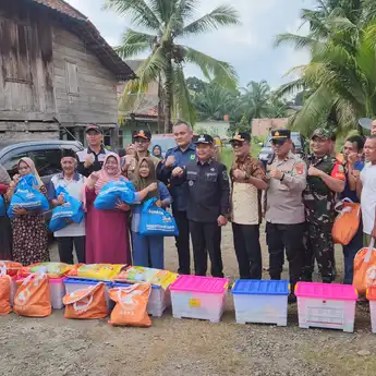 Wakil Bupati Muba Tinjau Lokasi Longsor dan Salurkan Bantuan untuk Warga Ngulak