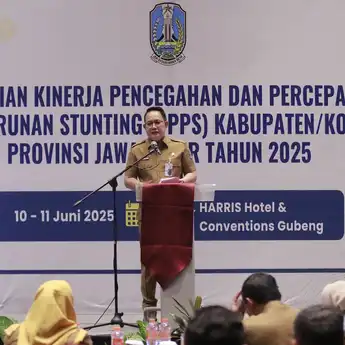 Jatim Bergerak Serentak! Sekdaprov Bersama PPPS 2025 Menuju Generasi Emas Tanpa Stunting