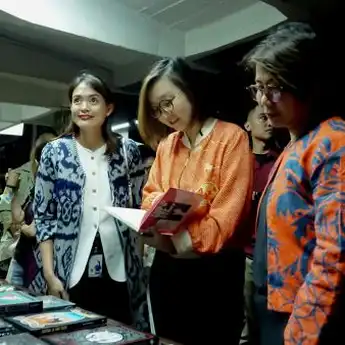 Merekam Kenangan dan Menyuarakan Diri Lewat Gambar dalam Pameran Graphic Memoir di Bentara Budaya Jakarta