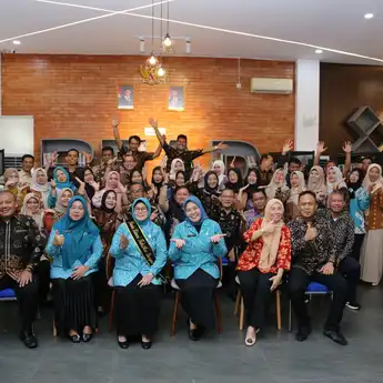 Menebar Semangat Membaca Bersama Hj. Patimah Toha dan Rosada Rohman di PAUD Kasih Bunda